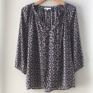 DR2 Navy and Cream Patterned Blouse Sz L